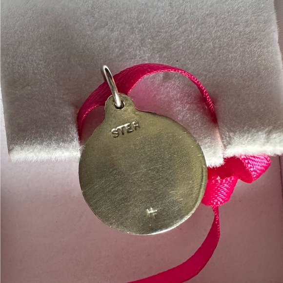 NIB Helen Ficalora's Sterling Silver Letter "R” Pendant - Picture 5 of 8